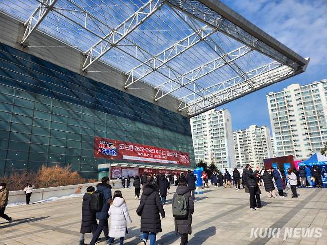 V리그 올스타전이 열리는 인천 삼산월드체육관 전경.&nbsp; &nbsp;사진=김찬홍 기자