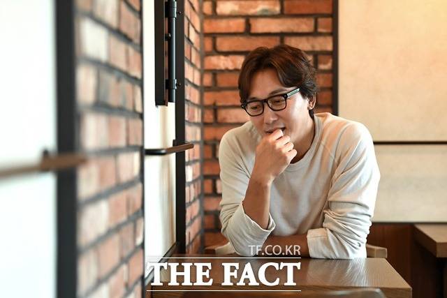 탁재훈은 컨츄리꼬꼬로 활동하던 90년대 후반 '오해피' '일심' 'Gimme Gimme' '오가니' 등 코믹한 가사와 춤으로 대중을 사로잡았다. 가수 시절부터 특별한 예능 이미지로 존재감을 드러낸 셈이다. /더팩트 DB