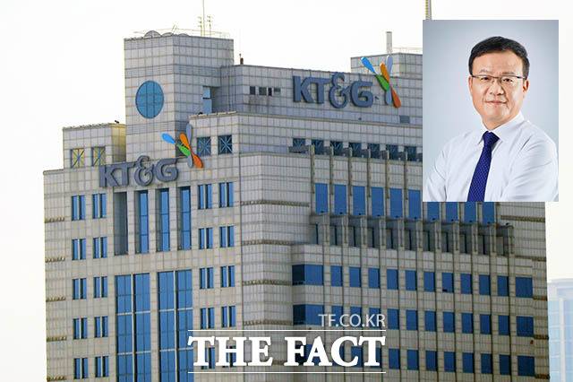 백복인 대표이사 사장이 이끄는 KT&G가 행동주의 펀드의 요구를 거절함과 동시에 향후 5년에 대한 계획을 밝혔다. KT&G 오는 2027년까지 매출 10조2000억 원을 달성하겠다는 목표다. /더팩트 DB