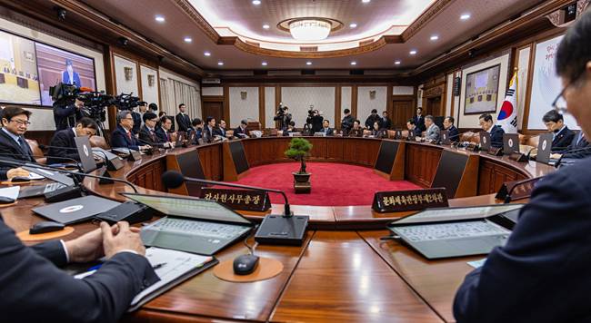 30일 오전 서울 종로구 정부서울청사에서 한덕수 국무총리 주재로 국무회의가 열리고 있다. 연합뉴스