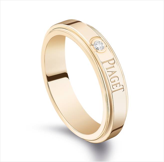 사진 : 피아제(PIAGET), 포제션 웨딩 링. 18K 핑크 골드, 1개의 브릴리언트 컷 다이아몬드 (약 0.02 캐럿) 세팅. G34P9M00&nbsp;©Piaget