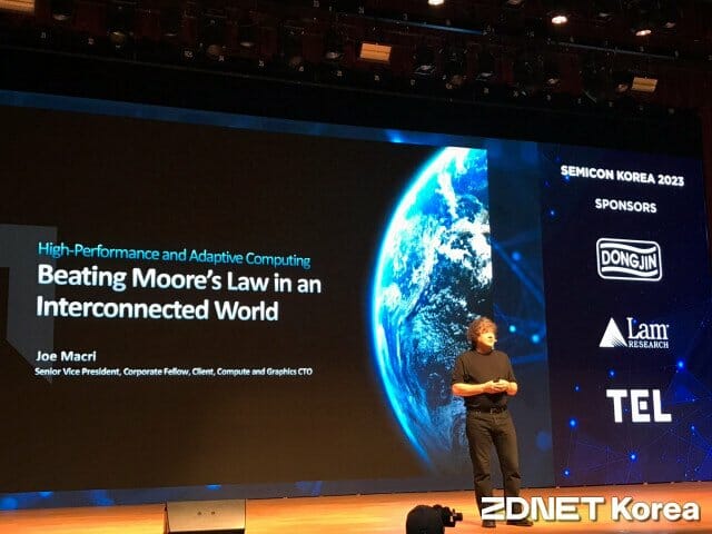 조셉 마크리 AMD 부사장이 1일 서울 삼성동 코엑스에서 열린 반도체 산업 전시회 ‘세미콘 코리아’에서 기조연설을 하고 있다.(사진=유혜진 기자)