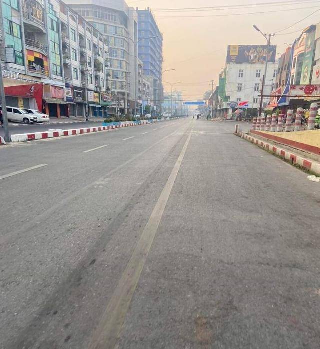 1일 오전 10시 미얀마 양곤 도심이 시민들의 침묵시위 탓에 텅 비어 있다. 현지 사회관계망서비스(SNS) 캡처