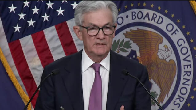 1일(현지시간) 열린 미국 연방준비제도 공개시장위원회(FOMC)에서 제롬 파월 연준 의장이 발언하고 있다.(사진=연준 유튜브)