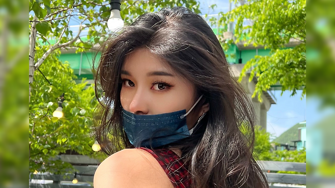 ‘미스 유니버스 2022’에 한국 대표로 출전한 김해나씨는 사람들이 자신의 “마스크 착용, 미착용” 얼굴이 다르다고 생각하진 않을지 걱정된다고 말했다