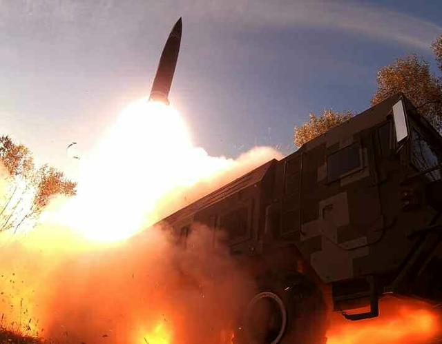 지난해 11월 18일 북한의 신형 대륙간탄도미사일(ICBM)인 화성-17형이 발사되는 모습. 평양=노동신문 뉴스1