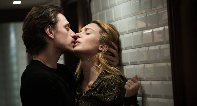 영화 '단순한 열정' 스틸 / 사진=영화사 진진 제공