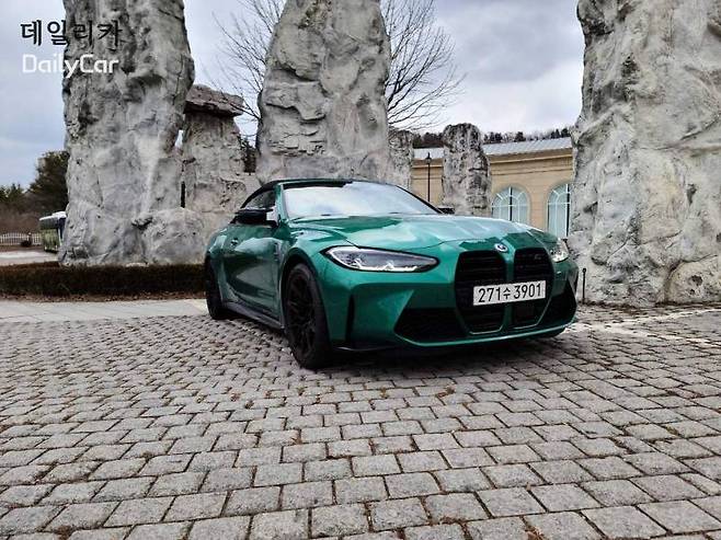 BMW M4 xDrive 컴페티션