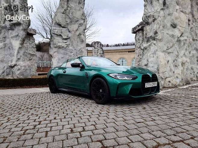 BMW M4 xDrive 컴페티션