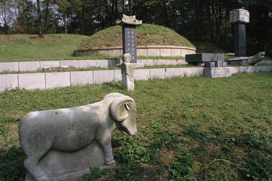 기대승의 작은아버지 기준의 묘소. 경기도 고양시 성사동에 있다. [사진 고양시청]