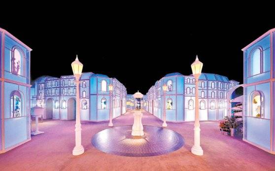 지난 1월 8~28일 서울 동대문디자인플라자에서 열린 반클리프 아펠의 워치 메이킹 이벤트 ‘사랑의 다리에서 마주하는 시간의 서사시’ 전시장 모습. 사진 반클리프 아펠