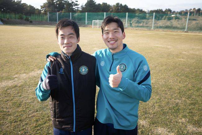 [사진] 안산 주장 김영남(좌)과 부주장 이근호(우) / 안산 제공