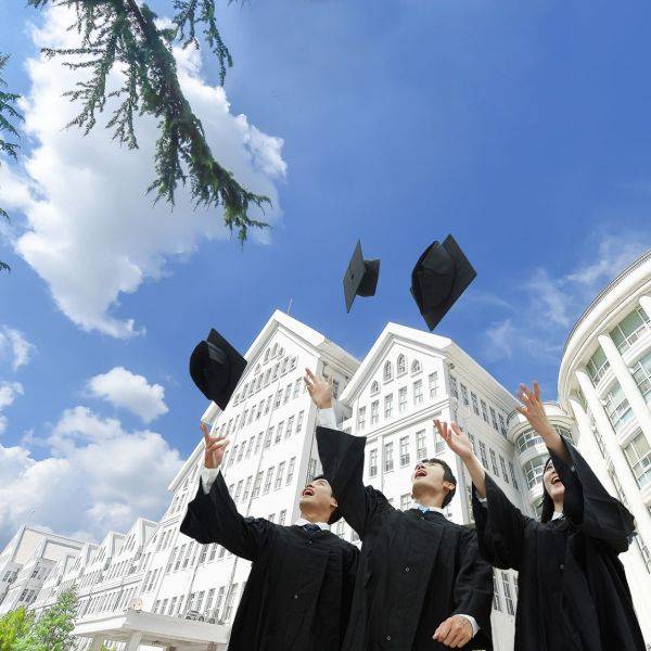 국내 한 대학의 졸업식. 기사와 관련이 없음. 자료사진.