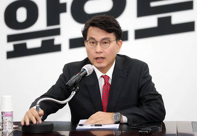 국민의힘 당권주자인 윤상현 의원이 6일 오전 대구시당에서 기자간담회를 하고 있다. ⓒ연합뉴스