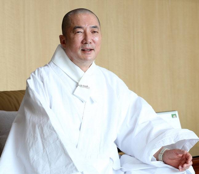 학교법인 동국대 제42대 이사장으로 선출된 돈관 스님. (사진=동국대 제공)