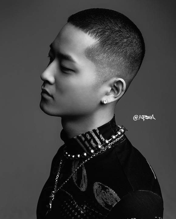 블라세가 프로듀싱 팀 그루비룸이 설립한 레이블 앳에어리어와 전속계약을 체결했다. /앳에어리어 제공