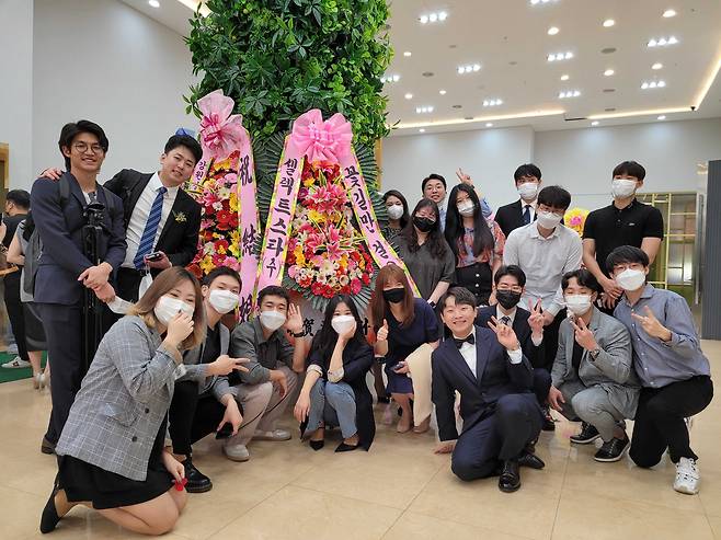 셀렉트스타 팀원들. 김세엽 대표는 카이스트 전기전자공학부 13학번으로, 또래 학번 멤버들이 주축이다. 그야말로 20대 후반~30대 초반 멤버들이 주력인 Z세대팀. /셀렉트스타