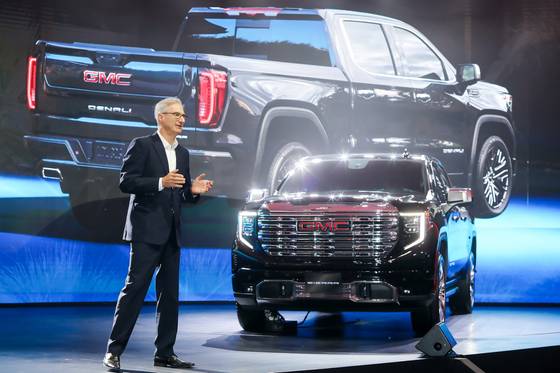 GM Korea President Roberto Rempel speaks during a release event of the Sierra Denali pickup truck Tuesday in southern Seoul. [GM KOREA]