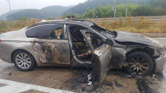 2018년 9월 경남 사천시 남해고속도로에서 주행 중이던 BMW 730Ld 차량에 화재가 발생해 차가 심하게 훼손됐다./경남소방본부 제공
