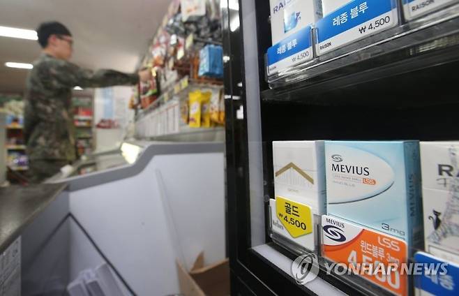 PX서 판매되는 외산담배. 사진=연합뉴스