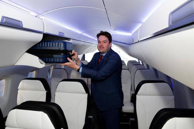 지난 2019년 6월 파리 인근 르부르제 공항에서 열린 '파리 에어쇼'에 등장한 스페이스 제트의 내부 모습. 르부르제=로이터 연합뉴스