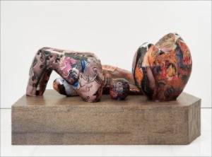 권오상의 사진 조각 ‘네 조각으로 구성된 비스듬히 기댄 형태’(2022~2023). 아라리오갤러리 제공