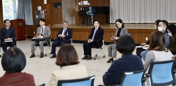 지난 7일 전라남도교육연수원에서 열린 김대중 교육감과 교직원 간담회. 사진제공 | 전남도교육청