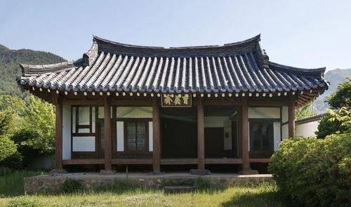 향토문화유산 지정된 무풍면 육영재  [무주군 제공]