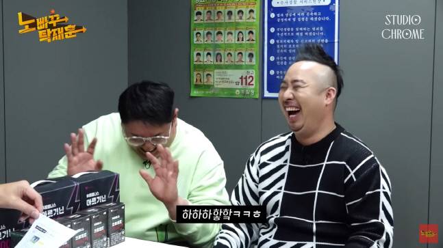 전 야구선수 최준석(왼쪽)과 유희관. 출처 | 유튜브 ‘노빠꾸탁재훈’