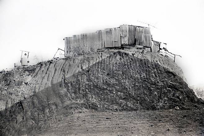 기억 풍경-도곡동,c.1982, archival pigment print ⓒ김정일, 서울대학교미술관 제공