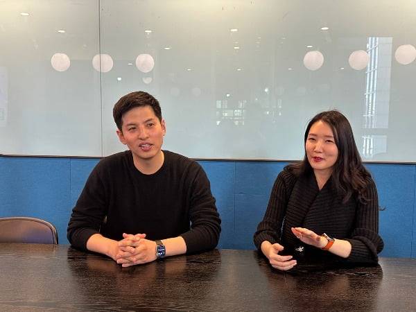 필라이즈 신인식 대표와 윤정원 부대표가 지난달 서울 강남의 공유오피스에서 한경 긱스(Geeks)와 인터뷰하고 있다. 최다은 기자