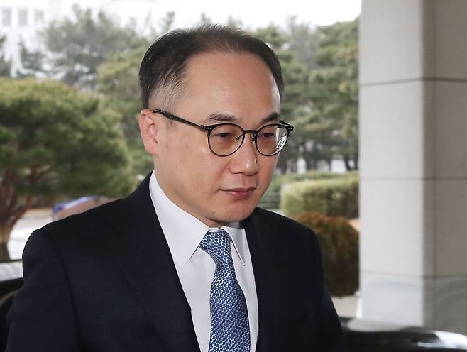 이원석 검찰총장이 16일 오전 서울 서초구 대검찰청으로 출근하고 있다./뉴스1