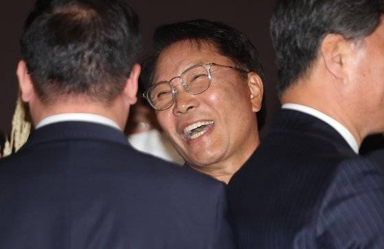 이수만 SM엔터테인먼트 전 총괄 프로듀서가 지난 14일 서울 그랜드 하얏트 호텔에서 열린 '한·몽 경제인 만찬'에 참석해 있다. 연합뉴스