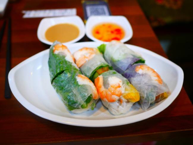 베트남인이 주인인 식당 ‘포옹싸’의 스프링롤.