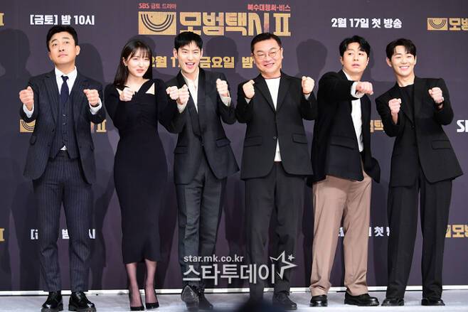 ‘모범택시2’ 제작발표회에 참석한 장혁진, 표예진, 이제훈, 김의성, 배유람, 신재하(왼쪽부터). 사진| 강영국 기자