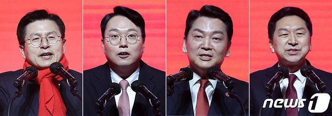 국민의힘 황교안(왼쪽부터), 천하람, 안철수, 김기현 후보가 16일 오후 광주 서구 김대중컨벤션센터에서 열린 국민의힘 제3차 전당대회 광주·전북·전남 합동연설회에서 정견 발표를 하고 있다. 2023.2.16/뉴스1 ⓒ News1 이재명 기자