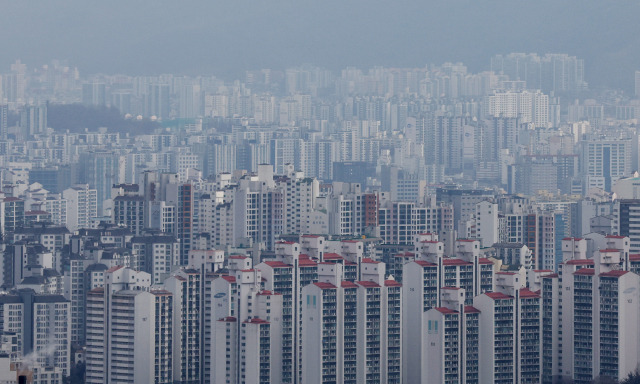 서울 남산에서 바라본 서울시내 아파트들. 연합뉴스