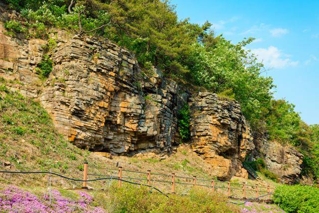 경북 의성지질공원의 명소인 석탑리 누룩바위. (사진 제공=의성군)