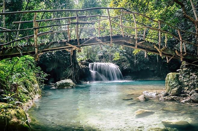 &nbsp;필리핀 세부의 카와산 폭포&nbsp;