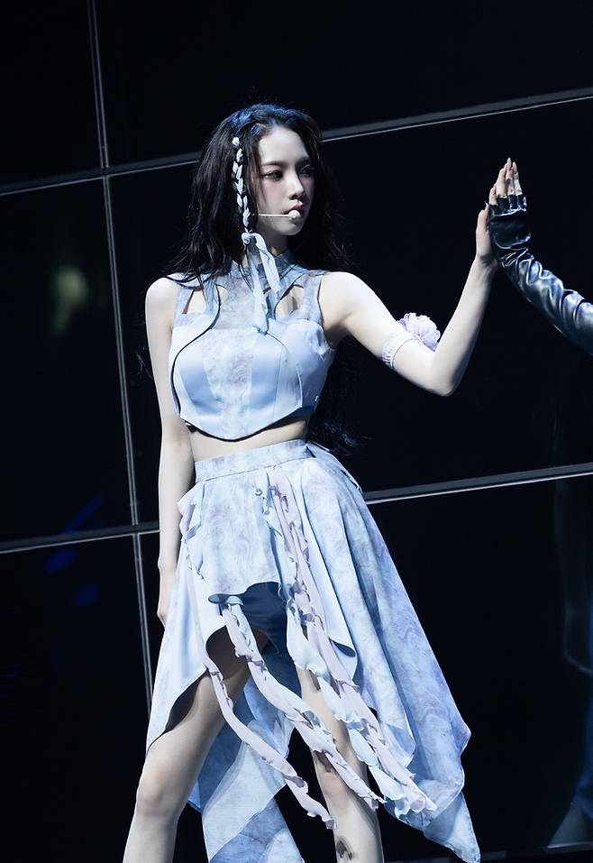 [서울=뉴시스] 카리나, 에스파 첫 콘서트 모습. 2023.02.25. (사진 = SM엔터테인먼트 제공) photo@newsis.com *재판매 및 DB 금지