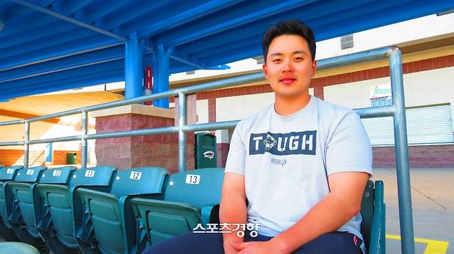 KIA 포수 한승택이 미국 애리조나 스프링캠프 중 훈련을 마치고 인터뷰 하고 있다. 투손 | 김은진 기자
