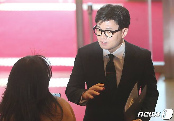 한동훈 법무부 장관이 27일 서울 여의도 국회에서 열린 본회의에서 출석하고 있다. 2023.2.27/뉴스1 ⓒ News1 허경 기자