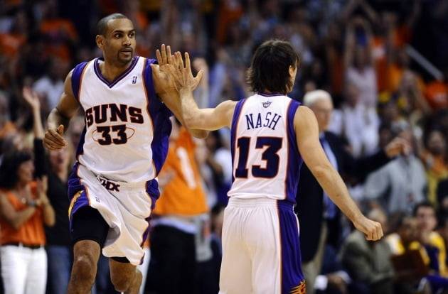 휠라는 제2의 조던이라 불린 미국프로농구(NBA) 스타 '그랜트 힐(사진 왼쪽)'에 후원하면서 농구 관련 시장에 진출했다. (사진=연합뉴스)