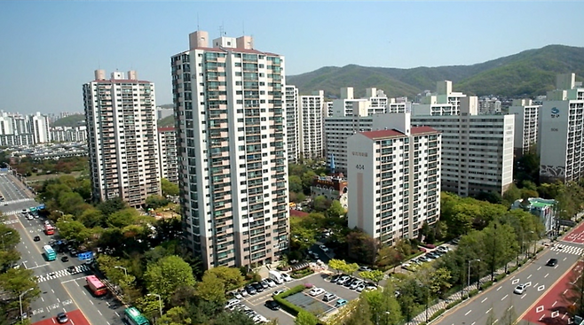 무지개마을 4단지는 리모델링을 추진하는 1기 신도시 아파트 중 처음으로 지난해 12월부터 이주 절차를 진행 중이다. 조합 제공