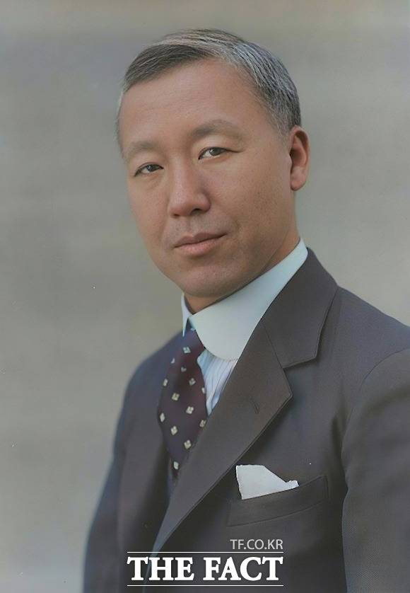 이승만 "사람을 두 가지로 구별할 수 있으니, 하나는 스스로 문제를 해결하는 사람이고, 다른 하나는 남에게 다스림을 받는 사람이다"