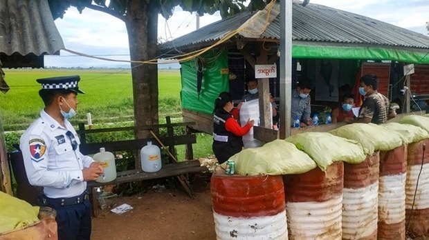 카야주 주도인 로이코시 길목에 만든 미얀마군 검문소 [SNS 캡처. 재판매 및 DB 금지]