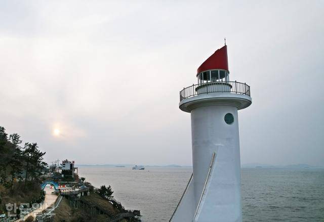 목포구등대 등대는 해넘이 자랑하는 일몰 명소이기도 한데, 날씨가 흐려 제대로 보지 못했다.