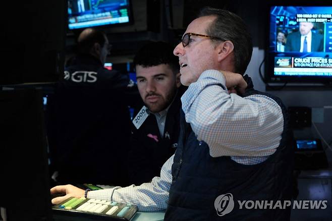 뉴욕증권거래소의 트레이더들 [AFP/게티이미지 연합뉴스 자료사진. 재판매 및 DB 금지]