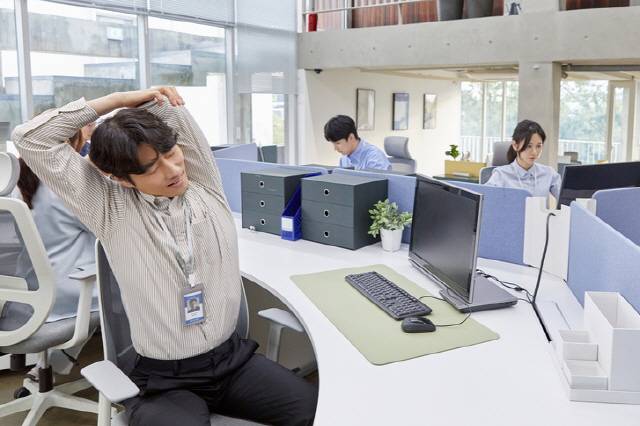 스트레칭은 근육 이완을 목적으로 시원한 느낌이 드는 정도로만 해야 한다.  /게티이미지뱅크