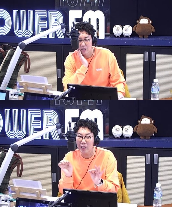 Comedian Kim Young-chul has spoken about Sisters battle with the disease.On March 3, SBS PowerFM Kim Young-chuls PowerFM, Kim Young-chul, who speaks about sister, was drawn.On this day, Kim Young-chul read the story that her mother was so sick. Its an unforgettable day on December 27, 2021, he said, bringing up the past facing Sister Kim ae-sooks colon cancer.He said, Last year, I gave my sister an allowance to celebrate. When I felt sick, I tried not to eat and tried to lie down. Thats when I knew. Now, the sister wants to lie down.Kim Young-chul went on to say, I was willing to give away my house, buy a Shine Musket, and thats all I could do. Its not easy to watch, but I think we still have to watch.Kim Young-chul added, I would like to say thank you to the sister who has survived well.